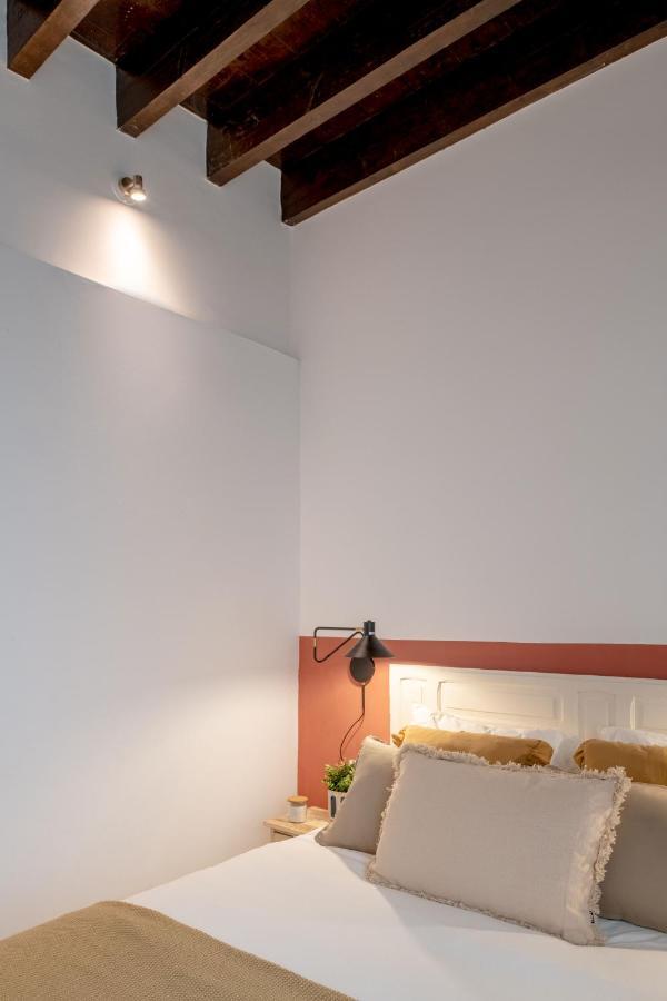 Home2Book Amelia'S Pottery, Triana Sevilla Bagian luar foto